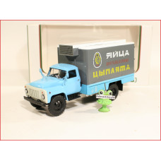 1:43 GAZ 53 SHZSA-3716 van for egg transportation