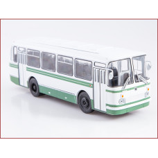 1:43 Magazine #60 with souvenir bus LAZ 695N (1978)