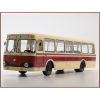 1:43 Magazine #28 with souvenir LIAZ 677 city lines bus